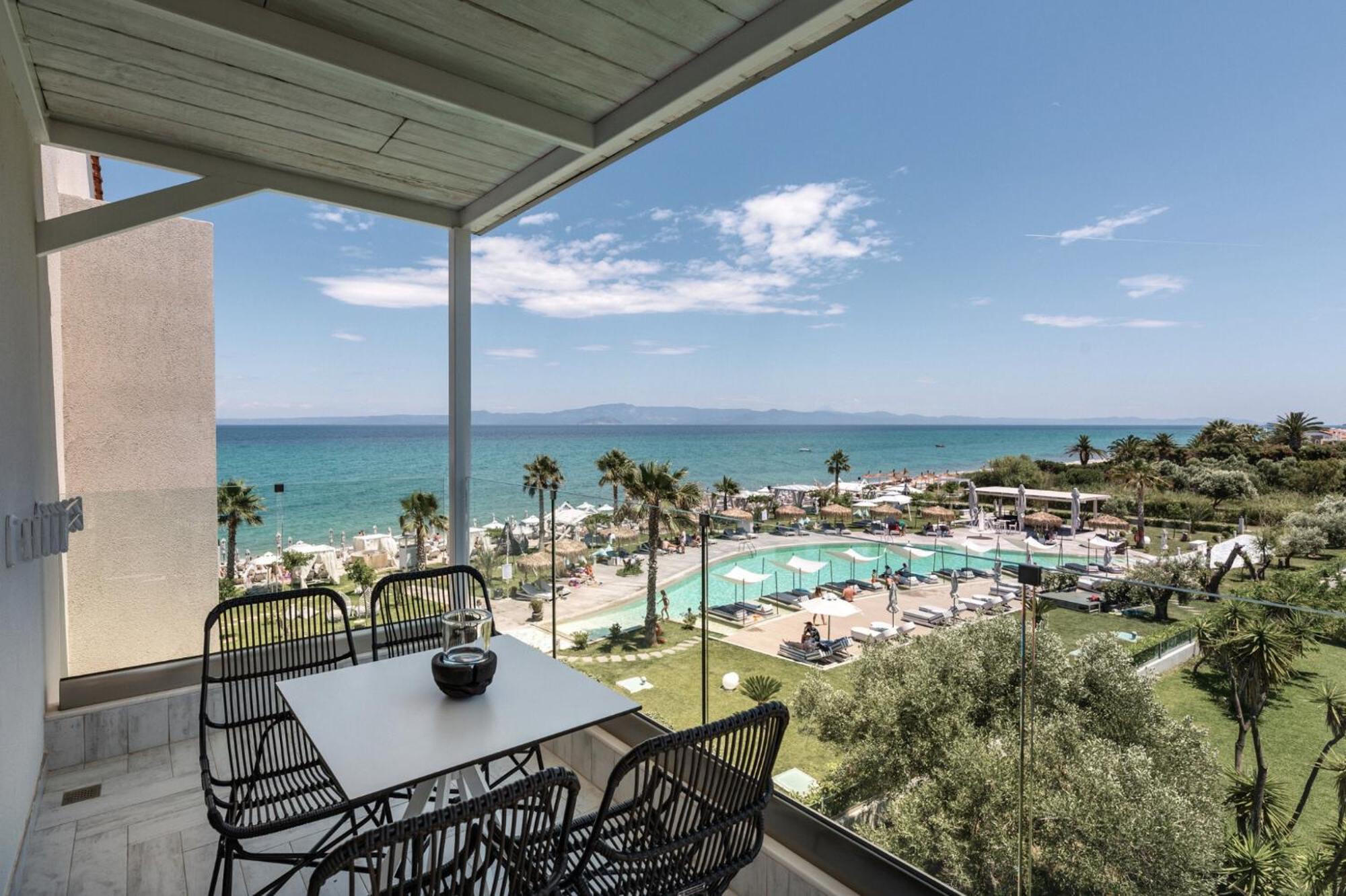 Blue Carpet Luxury Suites Pefkochori Exterior foto